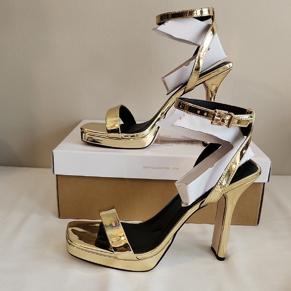 Jessica Simpson Gold Platform Heels - Picture 6 of 10